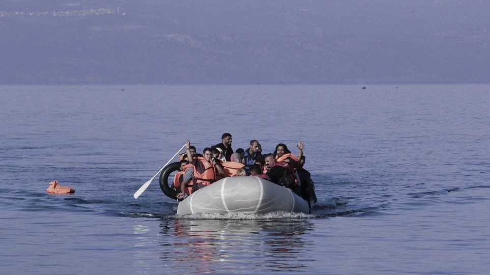 Ναυάγιο με μετανάστες στα ανοιχτά της Τουρκίας, πληροφορίες για νεκρούς (βίντεο)